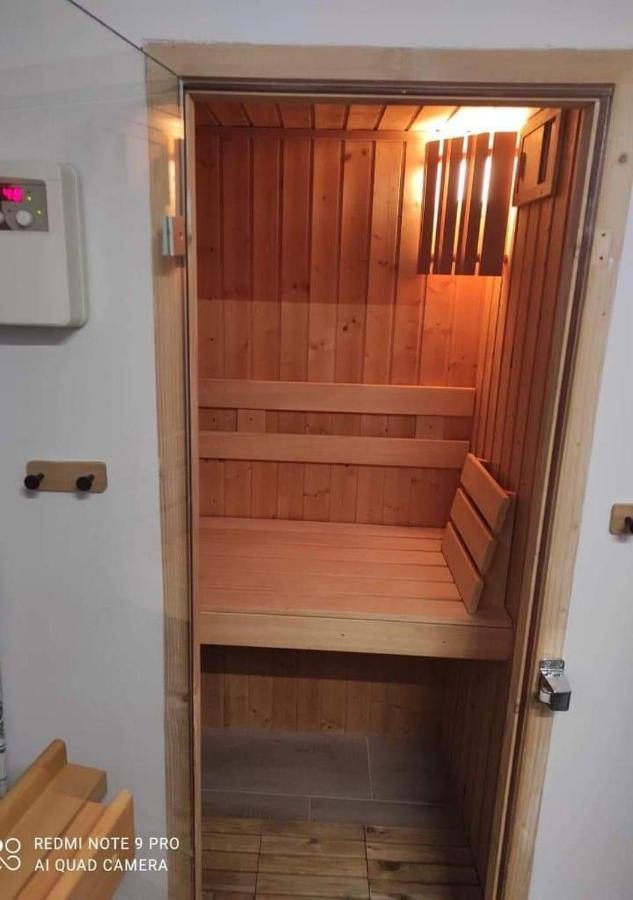 Urocze Studia W Lomiankach, 1- Z Sauna I Tarasem, 2- Z Kominkiem, 3- Ekonomiczne, 7Km Metro Mlociny Warszawa Łomianki المظهر الخارجي الصورة