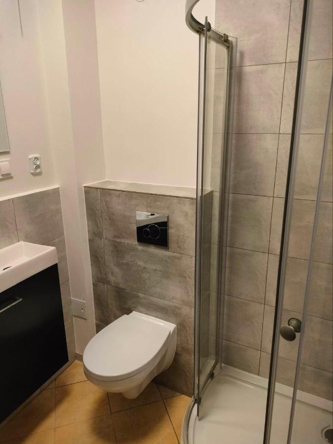 Urocze Studia W Lomiankach, 1- Z Sauna I Tarasem, 2- Z Kominkiem, 3- Ekonomiczne, 7Km Metro Mlociny Warszawa Łomianki المظهر الخارجي الصورة