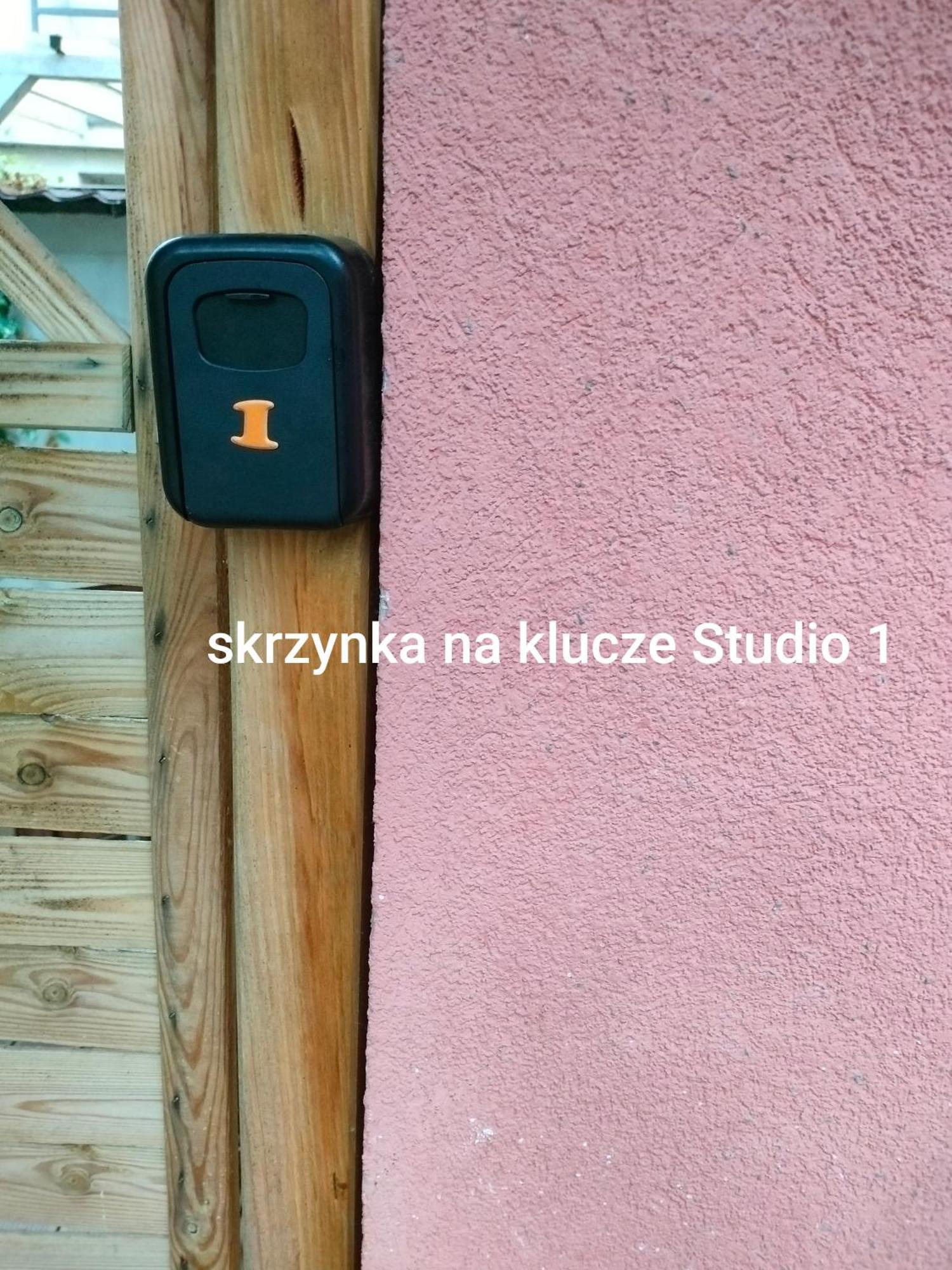 Urocze Studia W Lomiankach, 1- Z Sauna I Tarasem, 2- Z Kominkiem, 3- Ekonomiczne, 7Km Metro Mlociny Warszawa Łomianki المظهر الخارجي الصورة